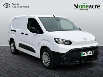Used Toyota Proace 98 kW (134 HP) 2024 White MPV