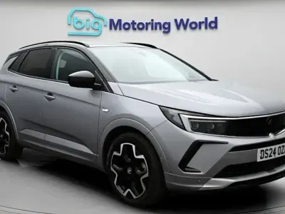 Second-hand Vauxhall Grandland X Ultimate 131 CP (96 kW) 2024 Gri SUV