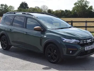 Used Dacia Jogger Extreme 110 HP (80 kW) 2024 Green MPV
