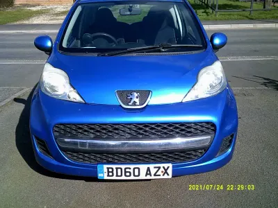 Begagnad Peugeot 107 68 HK (50 kW) 2010 Blå Halvkombi