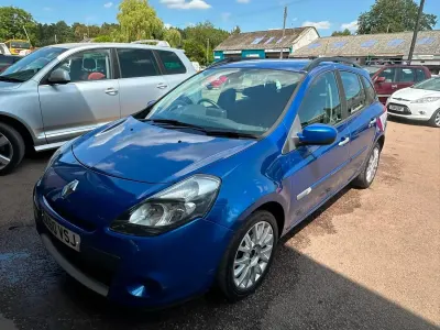 Used Renault Clio Dynamique 86 HP (63 kW) 2010 Blue Estate