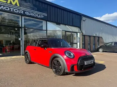 Usado Mini Cooper Hatch 2021 Rojo Utilitario