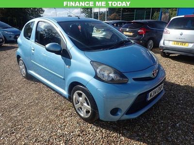 Used Toyota Aygo 68 HP (50 kW) 2014 Blue Hatchback