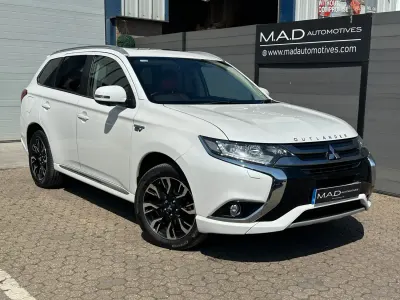 Używany Mitsubishi Outlander P-HEV 2016 Biały Kombi