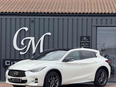 Used Infiniti Q30 Sport Tech 211 HP (155 kW) 2017 White Hatchback