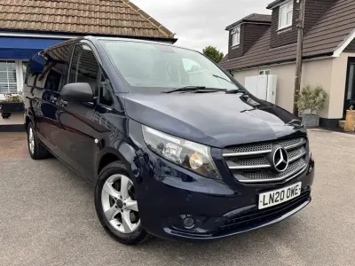Usado Mercedes Vito Premium 2020 Azul Van