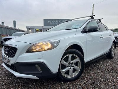 Used Volvo V40 SE 2015 White Hatchback