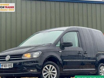 Begagnad VW Caddy Highline 102 HK (75 kW) 2019 Svart Minibuss
