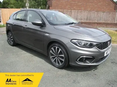 Used Fiat Tipo Lounge 95 HP (69 kW) 2017 Grey Hatchback