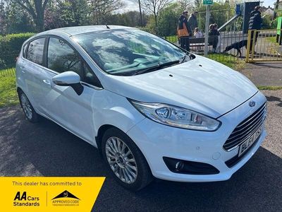 Used Ford Fiesta Titanium 2014 White Hatchback