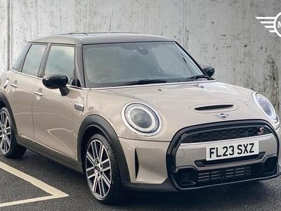 Używany Mini Cooper S Exclusive 176 KM (129 kW) 2023 Szary Hatchback