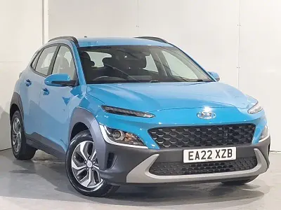 Używany Hyundai Kona SE 141 KM (103 kW) 2022 Niebieski SUV