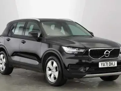 Usado Volvo XC40 Momentum 163 HP (119 kW) 2022 Preto SUV
