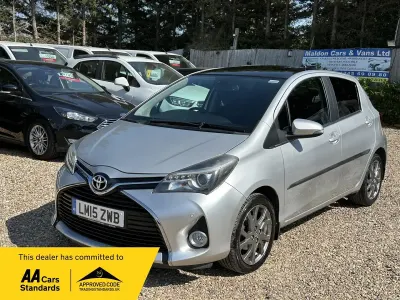 Used Toyota Yaris Multidrive S 99 HP (72 kW) 2015 Silver Hatchback