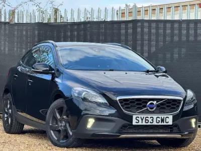 Used Volvo V40 2013 Black Hatchback