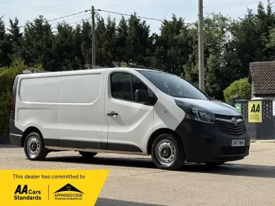 Used Vauxhall Vivaro S 2017 White