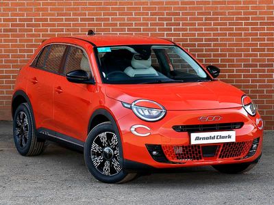 Uusi Fiat 600 La Prima 136 HP (100 kW) 2025 Oranssi Viistoperä