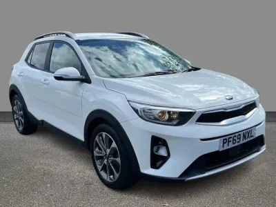 Usado Kia Stonic 118 HP (86 kW) 2019 Branco SUV