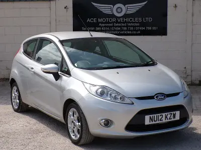 Used Ford Fiesta Zetec 82 HP (60 kW) 2012 Silver Hatchback