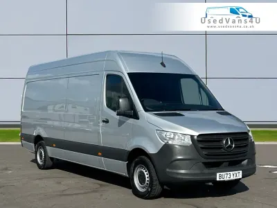 Używany Mercedes Sprinter Progressive 150 KM (110 kW) 2023 Srebrny Van