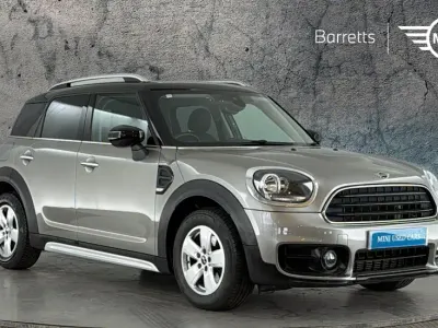 Usado Mini Cooper Countryman Classic 134 CV (98 kW) 2020 Plateado SUV