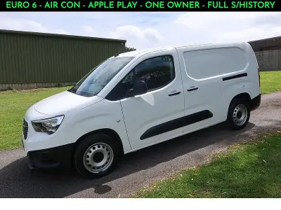 Used Vauxhall Combo Edition 100 HP (73 kW) 2021 White MPV