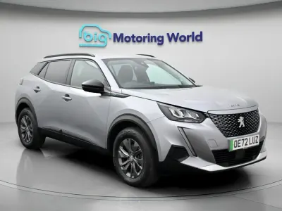 Używany Peugeot e-2008 Active+ 100 kW (136 KM) 2022 Szary SUV