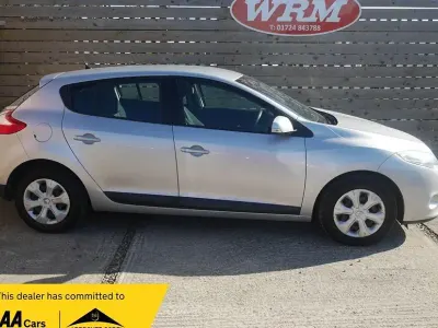 Used Renault Mégane Expression 100 HP (73 kW) 2010 Silver Hatchback