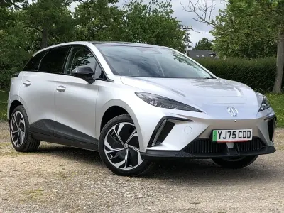 New MG MG4 EV 77 kW (105 HP) 2026 Silver Hatchback