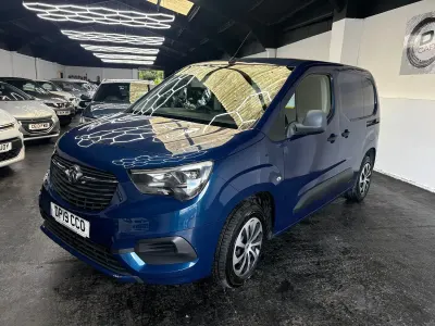 Used Vauxhall Combo Sportive 100 HP (73 kW) 2019 Blue MPV