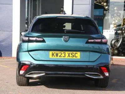 Used Peugeot 308 SW Allure Premium 129 HP (94 kW) 2023 Blue Estate