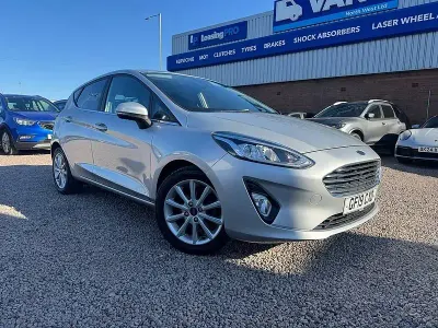 Używany Ford Fiesta Titanium 100 KM (73 kW) 2019 Srebrny Hatchback