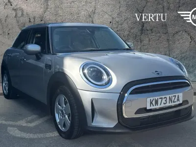 Begagnad Mini Cooper Classic 136 HK (100 kW) 2022 Silver Halvkombi