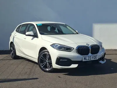 Used BMW 118 Sport Line 136 HP (100 kW) 2023 White Hatchback