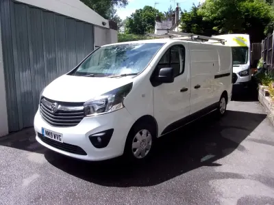 Used Vauxhall Vivaro Sportive 125 HP (91 kW) 2019 White MPV