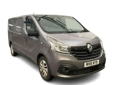 Usado Renault Trafic 120 HP (88 kW) 2016 Cinzento Monovolume