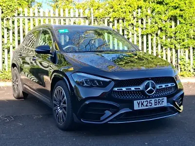 Begagnad Mercedes GLA200 AMG Line Premium 163 HK (119 kW) 2025 Svart SUV