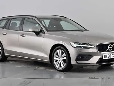 Usado Volvo V60 Momentum 150 HP (110 kW) 2018 Cinzento Carrinha