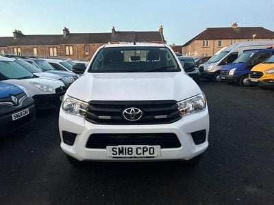 Used Toyota HiLux Active 150 HP (110 kW) 2018 White Pickup