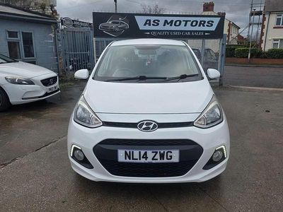 Used Hyundai i10 Premium 87 HP (63 kW) 2014 White Hatchback