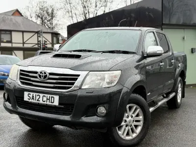 Used Toyota HiLux 171 HP (125 kW) 2012 Black Pickup