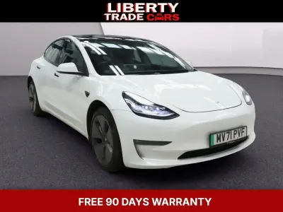Begagnad Tesla Model 3 254 kW (346 HK) 2021 Vit Sedan
