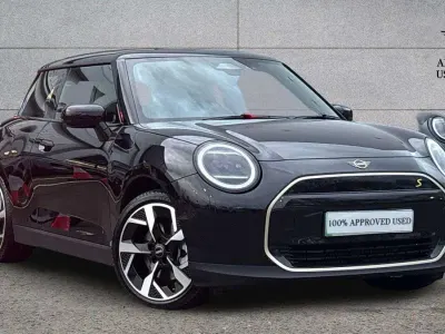 Used Mini Cooper SE Hatch 158 kW (215 HP) 2024 Black Hatchback