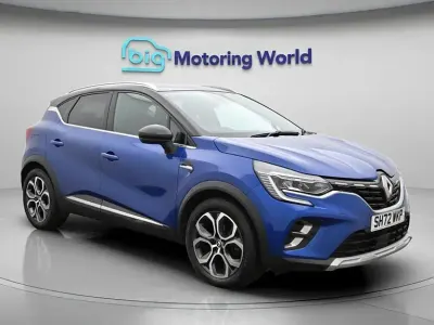 Begagnad Renault Captur Techno 145 HK (106 kW) 2023 Blå SUV