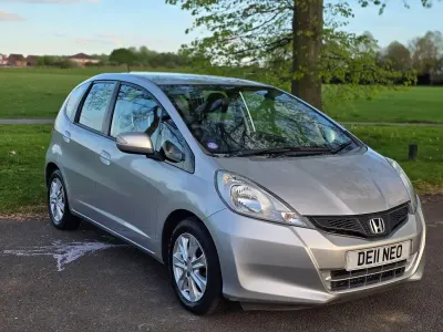 Used Honda Jazz ES 2011 Silver Hatchback
