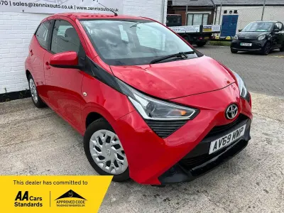 Used Toyota Aygo X-play 72 HP (52 kW) 2019 Red Hatchback