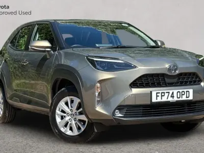 Used Toyota Yaris Cross 116 HP (85 kW) 2024 Titan bronze SUV