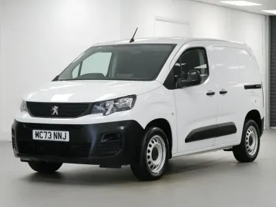 Used Peugeot Partner Premium 100 HP (73 kW) 2023 White MPV