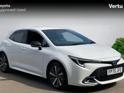 Used Toyota Corolla Design 140 HP (102 kW) 2025 White Hatchback