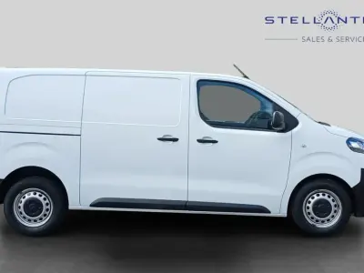 Używany Vauxhall Vivaro S 99 KM (72 kW) 2023 Biały Minivan